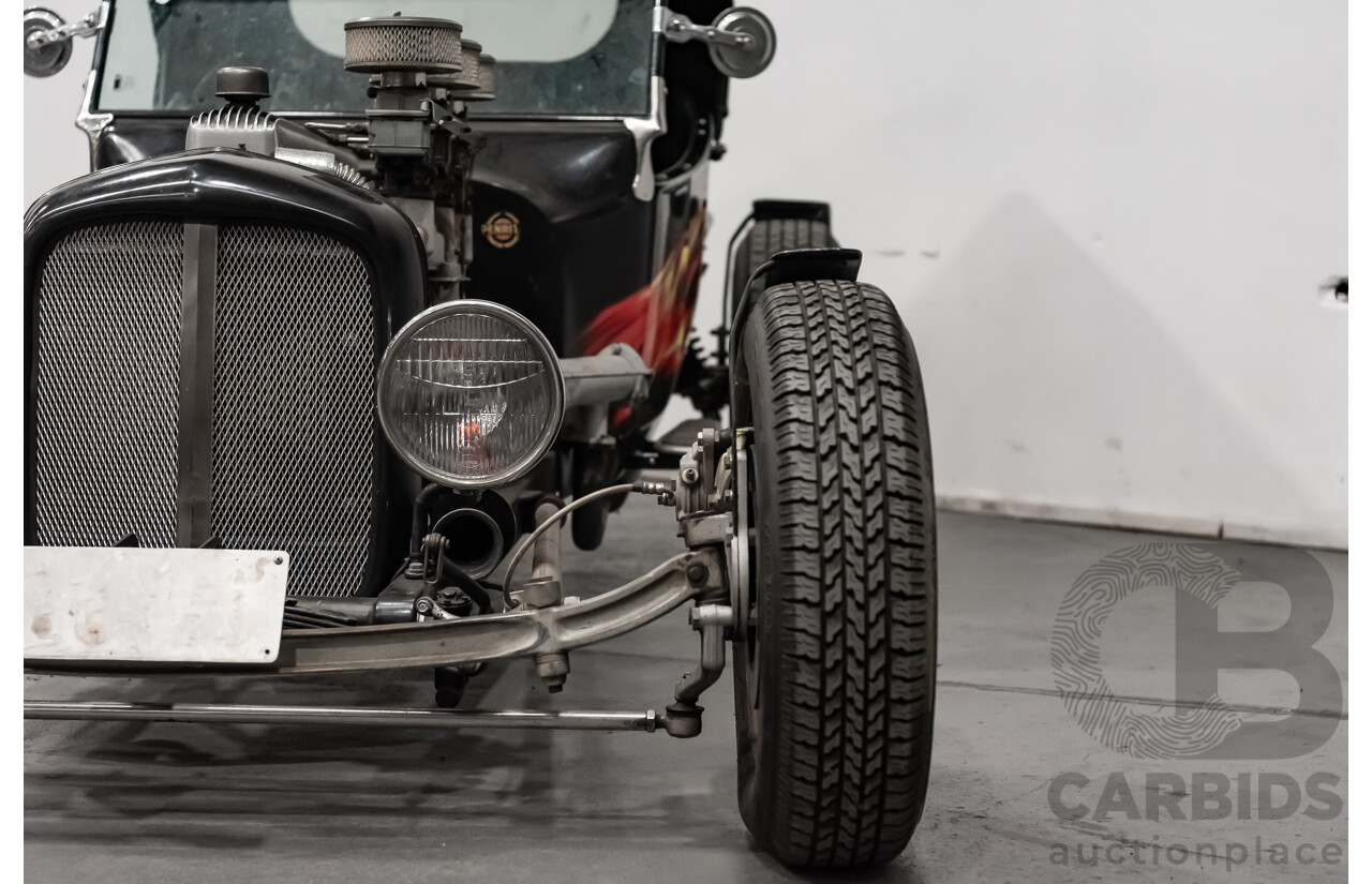 01/1923 Ford T-Bucket Hot Rod Soft Top 235ci I6