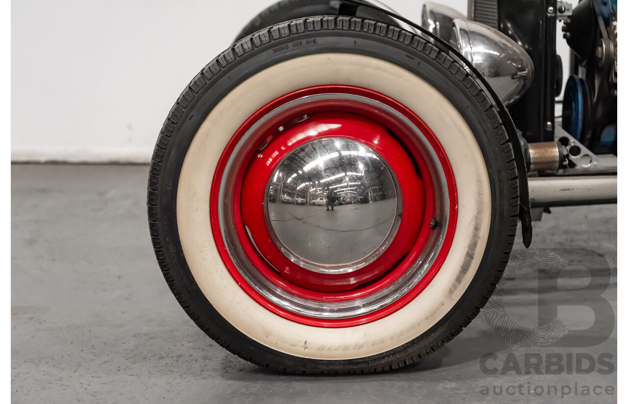 01/1923 Ford T-Bucket Hot Rod Soft Top 235ci I6