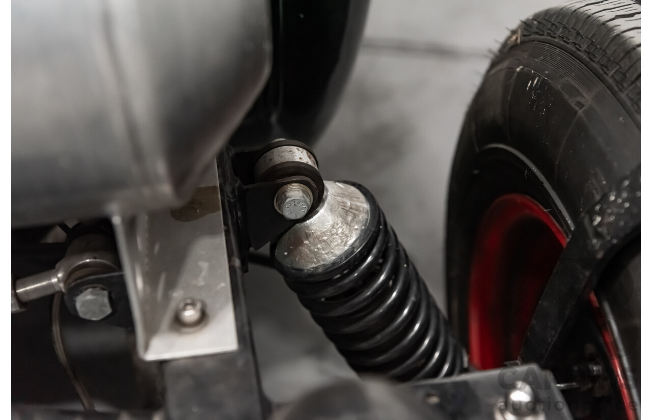 01/1923 Ford T-Bucket Hot Rod Soft Top 235ci I6