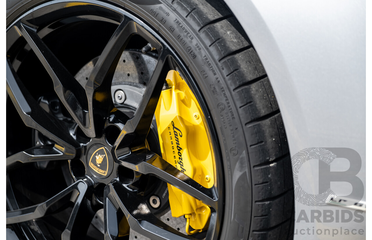 9/2015 Lamborghini Huracan LP 610-4 (AWD) 724 2d Coupe Grigio Nimbus Silver Metallic V10 5.2L