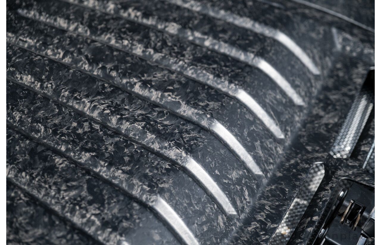 9/2015 Lamborghini Huracan LP 610-4 (AWD) 724 2d Coupe Grigio Nimbus Silver Metallic V10 5.2L