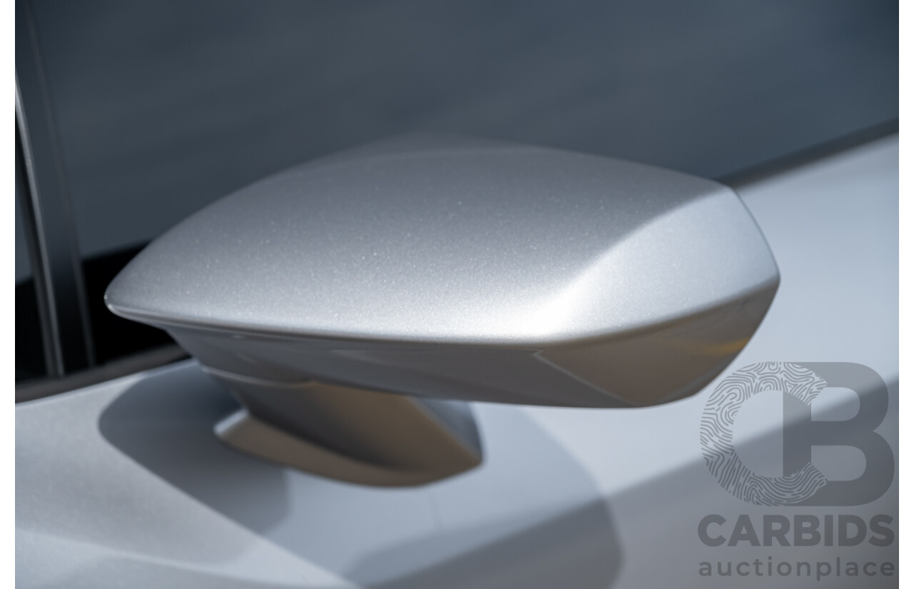 9/2015 Lamborghini Huracan LP 610-4 (AWD) 724 2d Coupe Grigio Nimbus Silver Metallic V10 5.2L