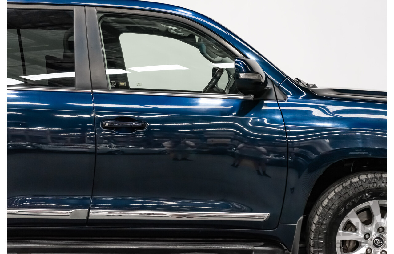 6/2019 Toyota Landcruiser Sahara (4x4) VDJ200R MY19 4d Wagon Metallic Blue Turbo Diesel V8 4.5L