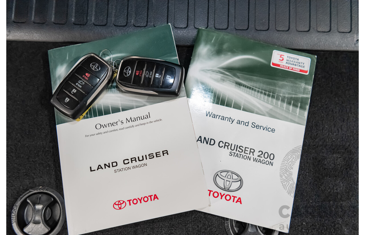 6/2019 Toyota Landcruiser Sahara (4x4) VDJ200R MY19 4d Wagon Metallic Blue Turbo Diesel V8 4.5L