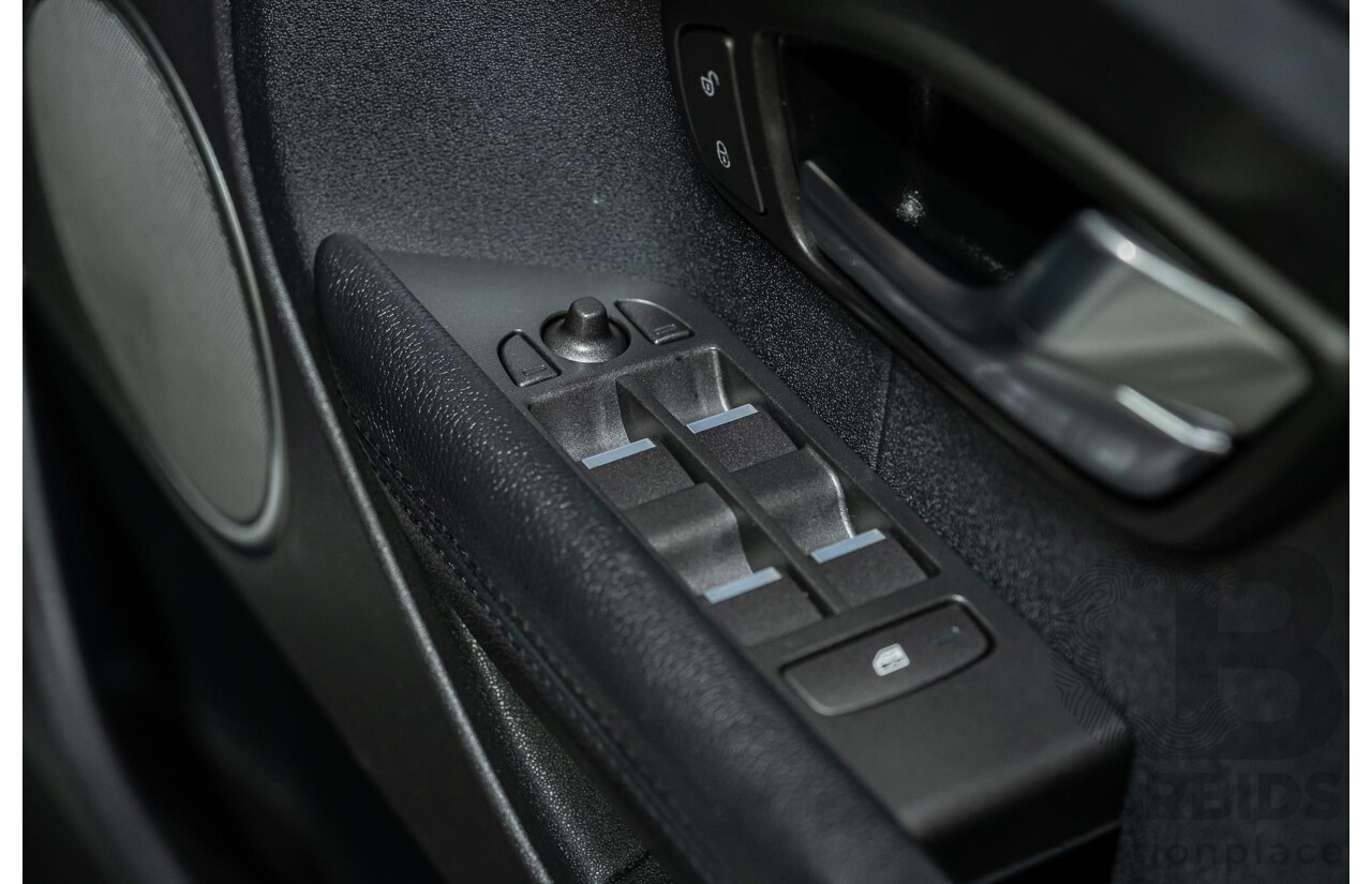 5/2013 Land Rover Range Rover Evoque SD4 PURE LV MY13 5d Wagon Fuji White Turbo Diesel 2.2L