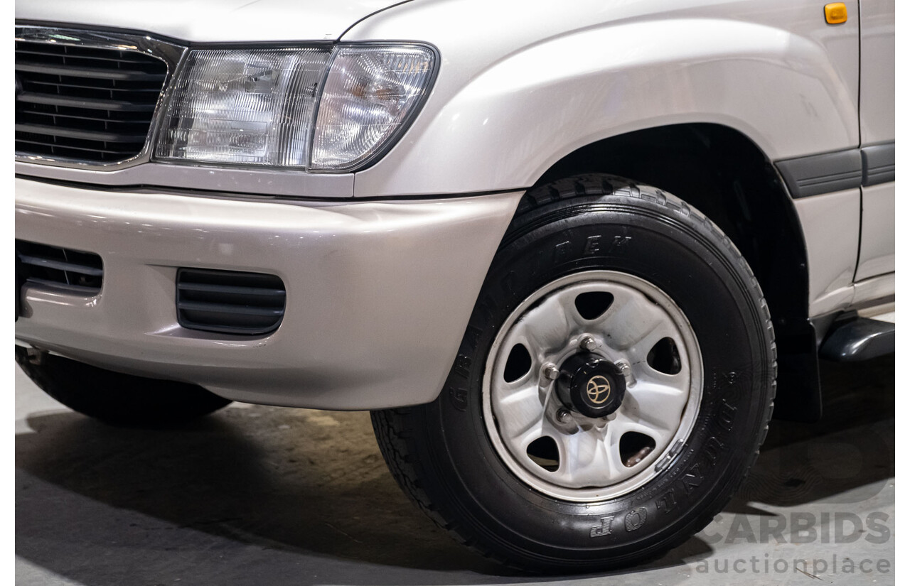12/2000 Toyota Landcruiser GXL 100 Series (4x4) HDJ100R 4d Wagon Silver Turbo Diesel 1HD-FTE 4.2L