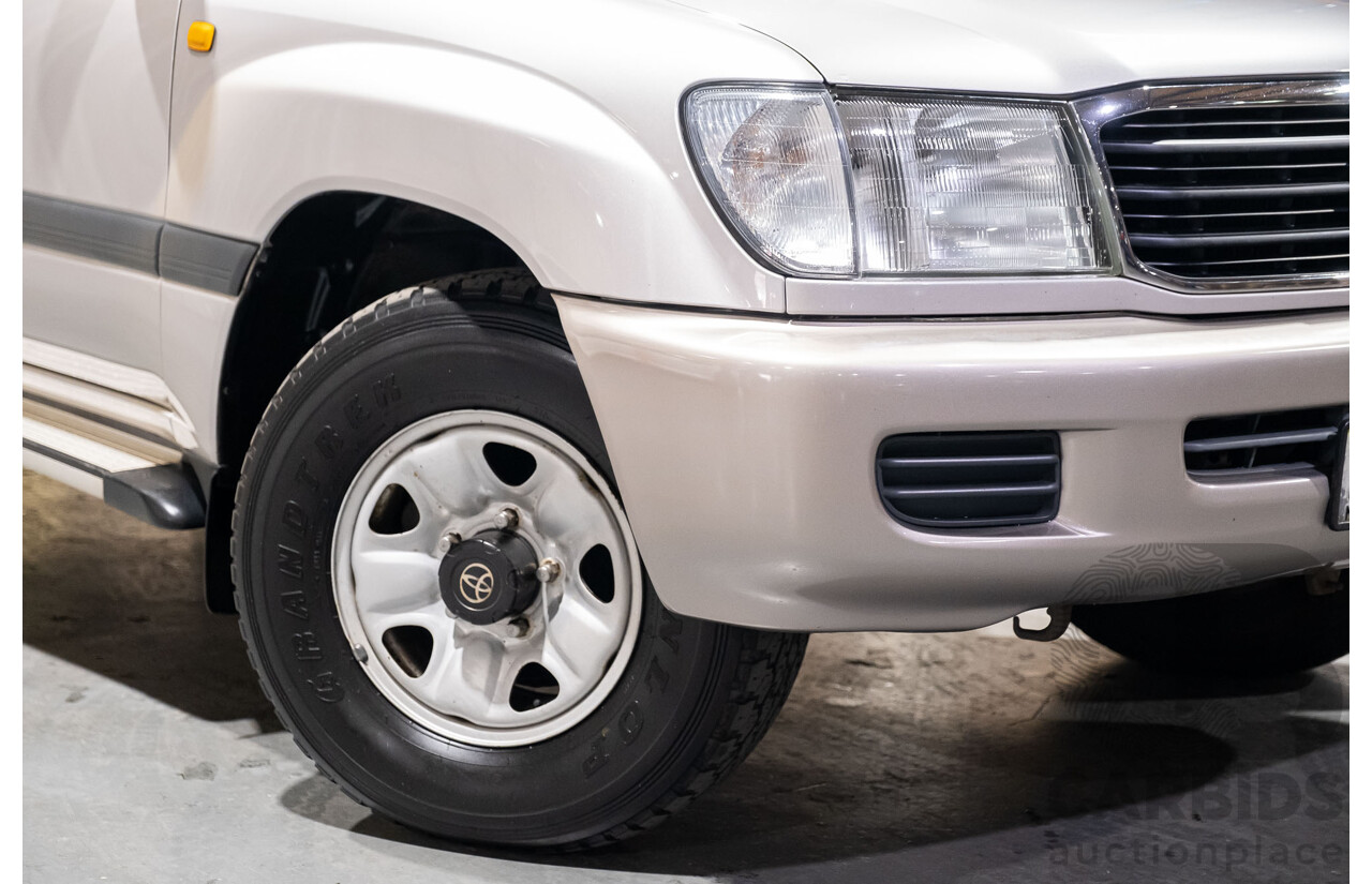 12/2000 Toyota Landcruiser GXL 100 Series (4x4) HDJ100R 4d Wagon Silver Turbo Diesel 1HD-FTE 4.2L