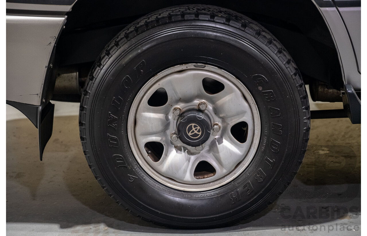 12/2000 Toyota Landcruiser GXL 100 Series (4x4) HDJ100R 4d Wagon Silver Turbo Diesel 1HD-FTE 4.2L