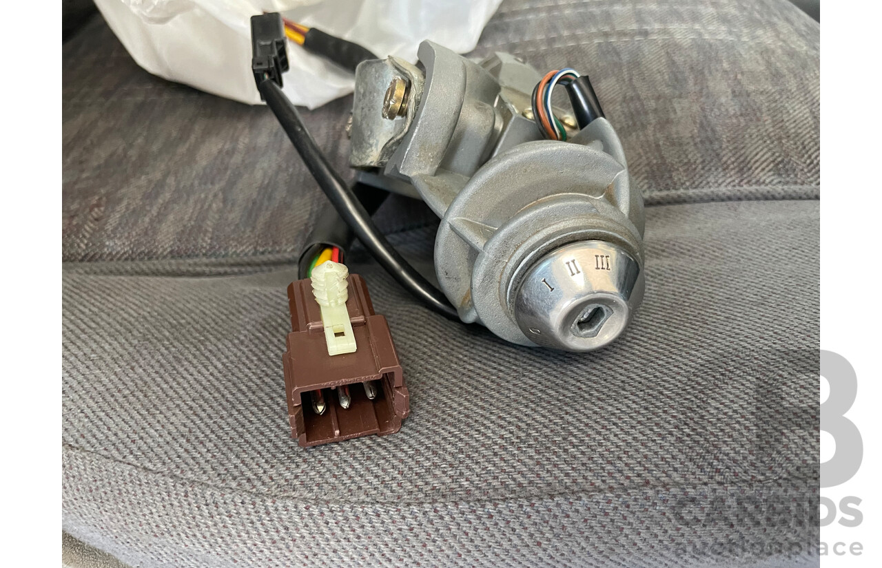 4/1994 Ford Falcon Futura ED 4d Sedan Green 4.0L