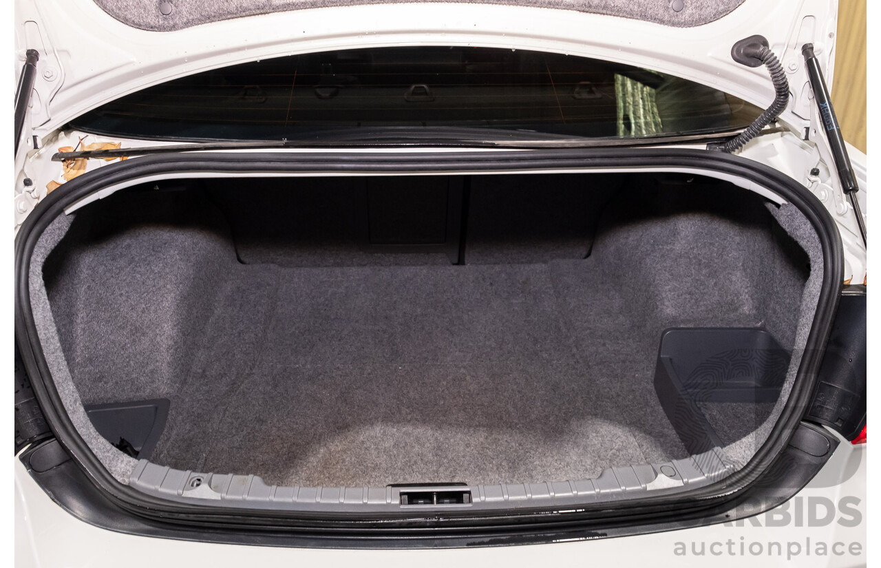 10/2010 BMW 320d Executive E90 MY10 LCI 4d Sedan White Turbo Diesel 2.0L