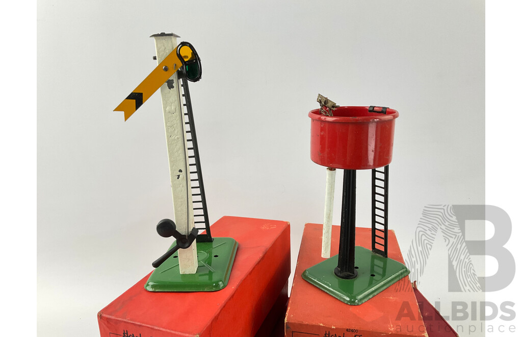 Vintage Hornby O Gauge Curved Track, Single Arm Signal and Water Tank with Original Boxes
