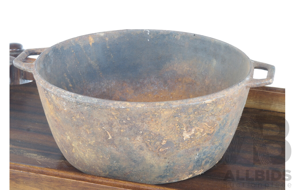 Cast Iron Cooking Pot