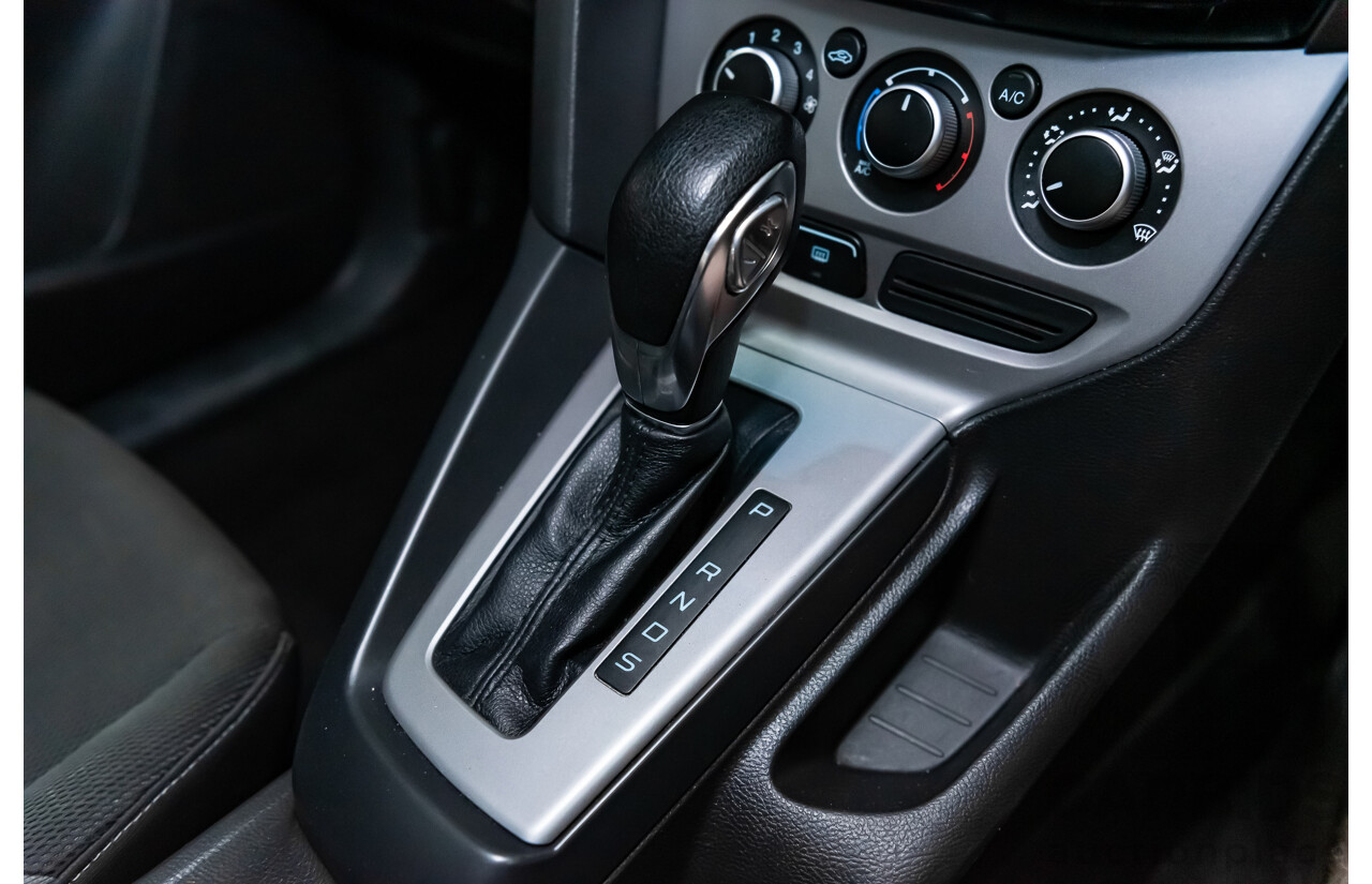 7/2013 Ford Focus Ambiente LW MK2 4d Sedan Metallic Ingot Silver 1.6L