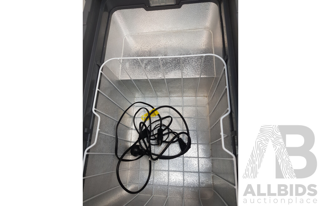 Adventuridge 41L Portable Fridge/Freezer