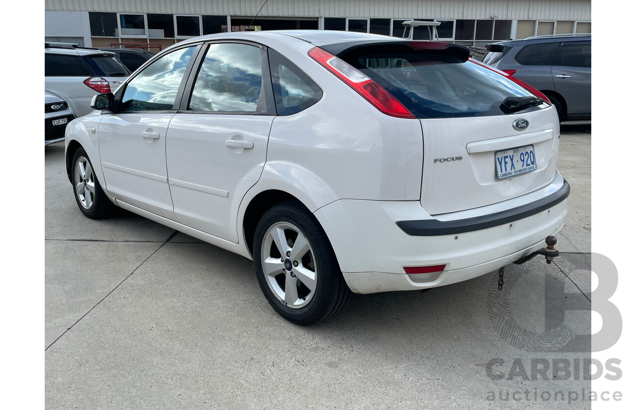 4/2006 Ford Focus LX LS 5d Hatchback White 2.0L