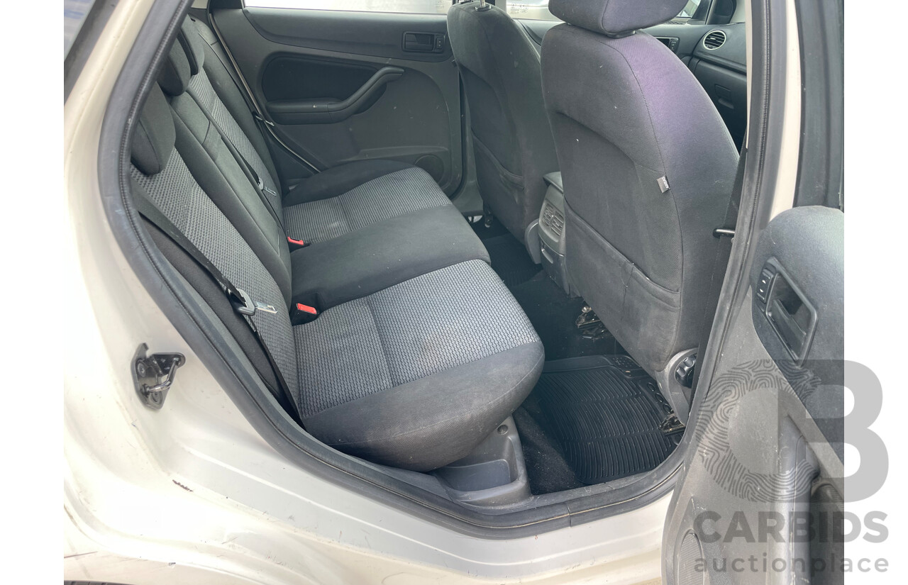 4/2006 Ford Focus LX LS 5d Hatchback White 2.0L