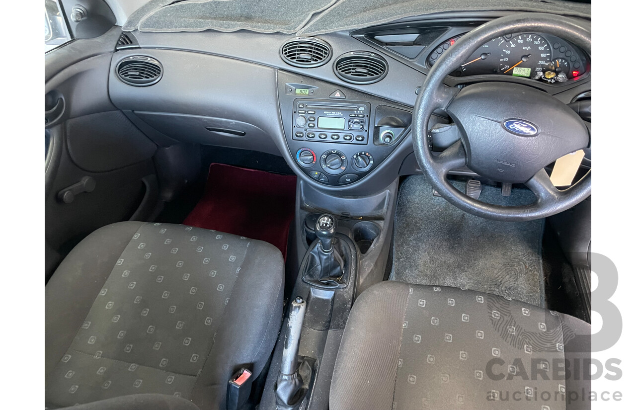 11/2003 Ford Focus CL LR 4d Sedan Silver 1.8L
