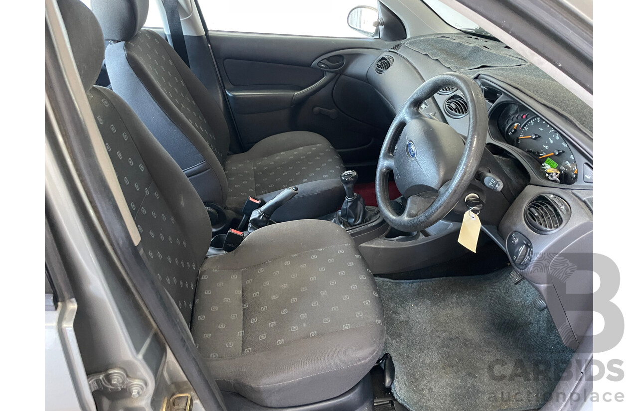 11/2003 Ford Focus CL LR 4d Sedan Silver 1.8L