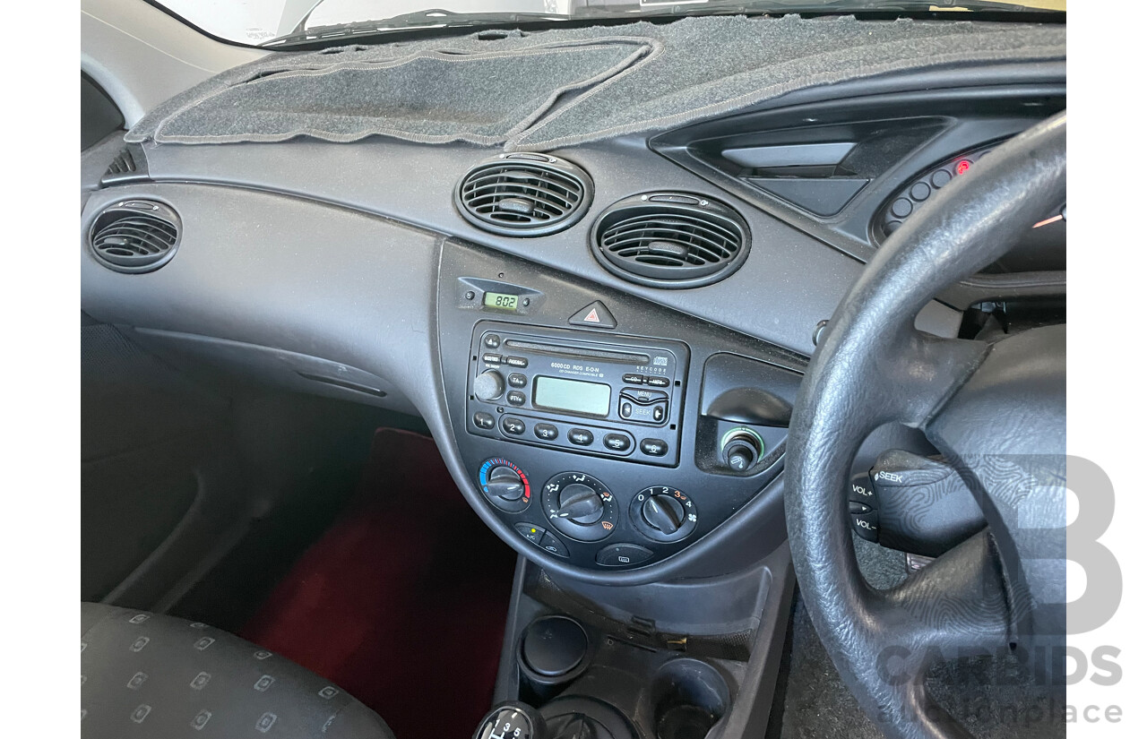 11/2003 Ford Focus CL LR 4d Sedan Silver 1.8L