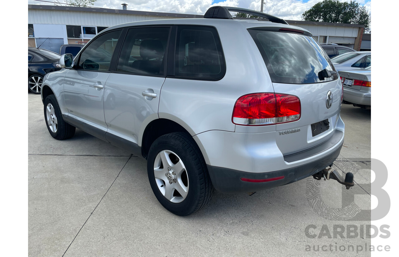 1/2005 Volkswagen Touareg R5 TDi Luxury 7L 4d Wagon Silver 2.5L