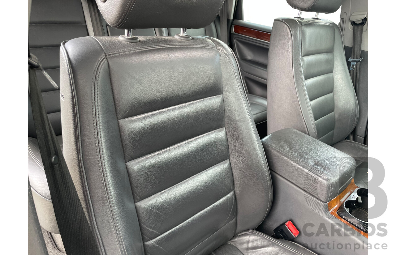 1/2005 Volkswagen Touareg R5 TDi Luxury 7L 4d Wagon Silver 2.5L