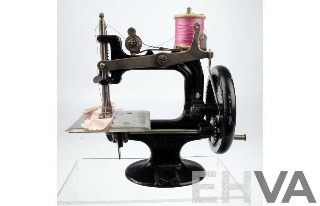 Vintage Peter Pan Toy Sewing Machine, Model 0, Made in Australia by Colton, Palmer and Preston