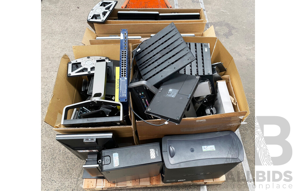 Pallet Lot of Assorted Monitors/Monitor Stands/Desktops