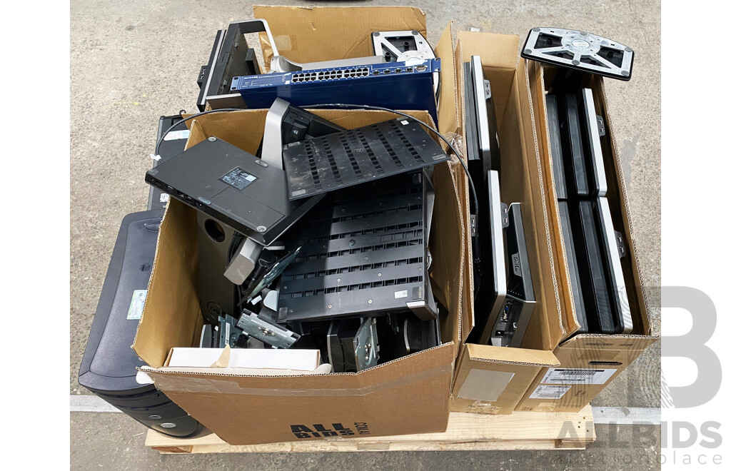 Pallet Lot of Assorted Monitors/Monitor Stands/Desktops