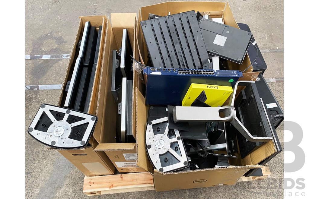 Pallet Lot of Assorted Monitors/Monitor Stands/Desktops
