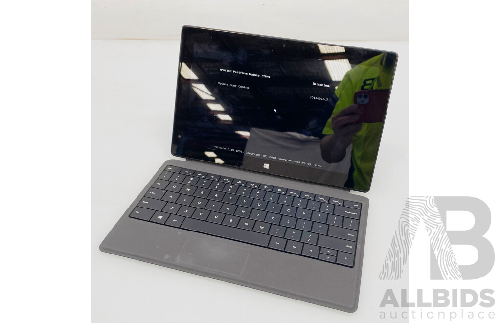 Microsoft (1601) Surface Pro 2 Intel Core I5 (4300U) 1.9GHz-2.9GHz 2-Core CPU 256GB 10.6-Inch Touchscreen Detachable Laptop