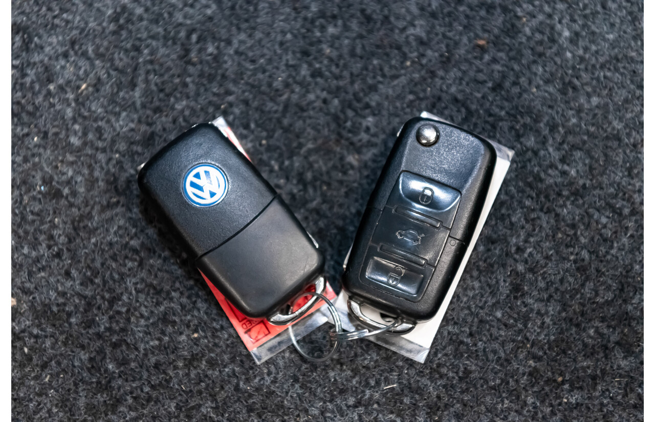 9/2008 Volkswagen EOS 2.0T FSI 1F MY08 UPGRADE 2d Convertible Red Turbo 2.0L