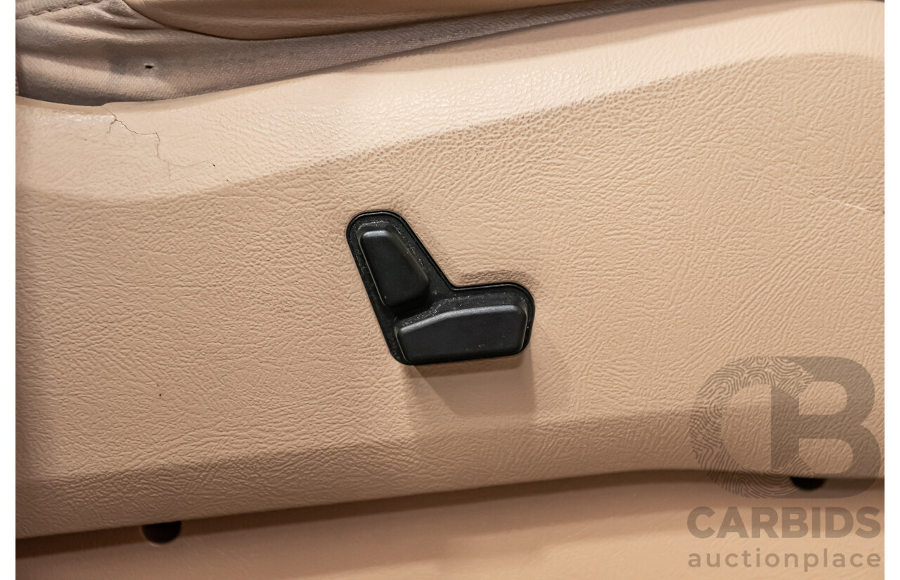 8/2002 Mercedes-Benz ML 320 Luxury (4x4) W163 4d Wagon Gold 3.2L