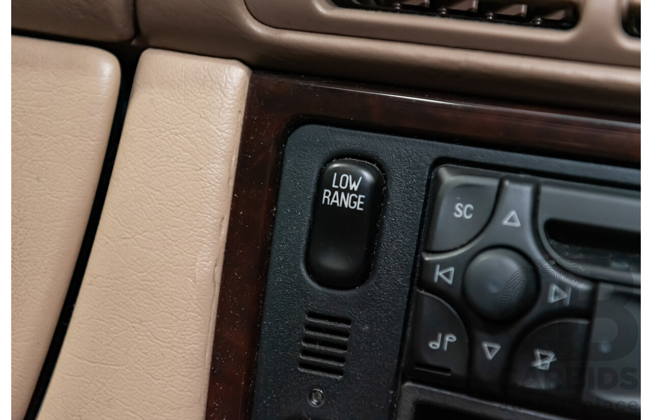 8/2002 Mercedes-Benz ML 320 Luxury (4x4) W163 4d Wagon Gold 3.2L