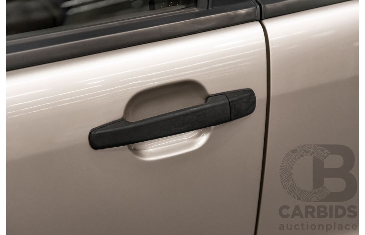 8/2002 Mercedes-Benz ML 320 Luxury (4x4) W163 4d Wagon Gold 3.2L