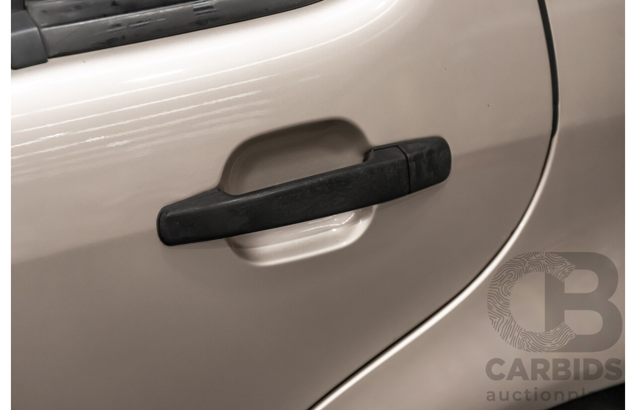 8/2002 Mercedes-Benz ML 320 Luxury (4x4) W163 4d Wagon Gold 3.2L