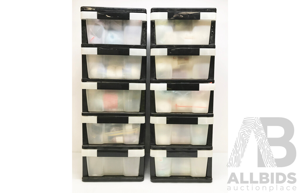 Assorted Wool with 2 Storage Stacks