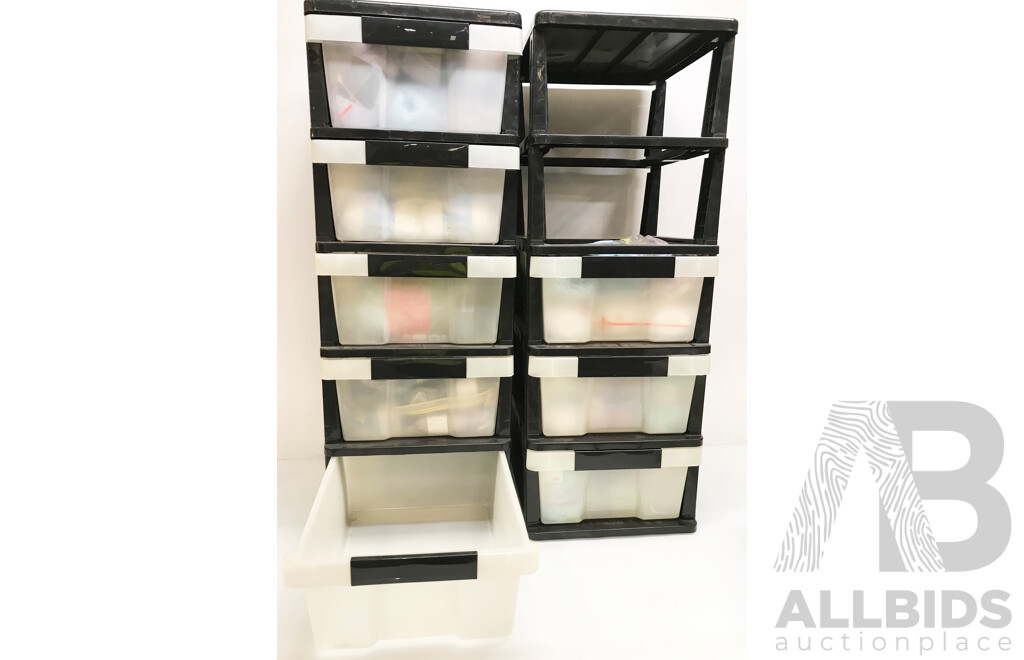 Assorted Wool with 2 Storage Stacks