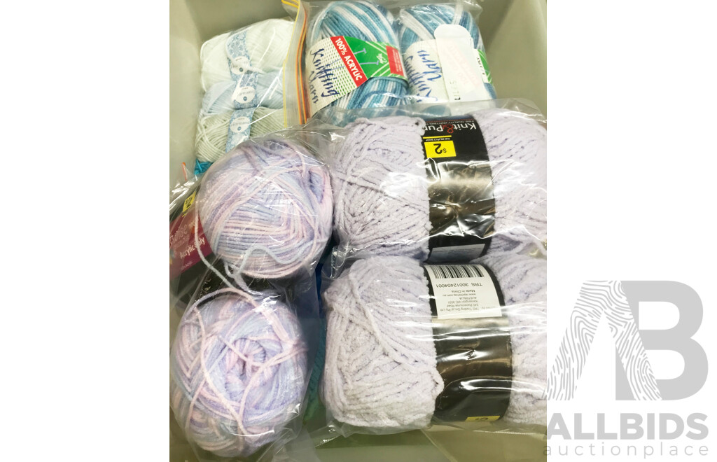 Assorted Wool with 2 Storage Stacks