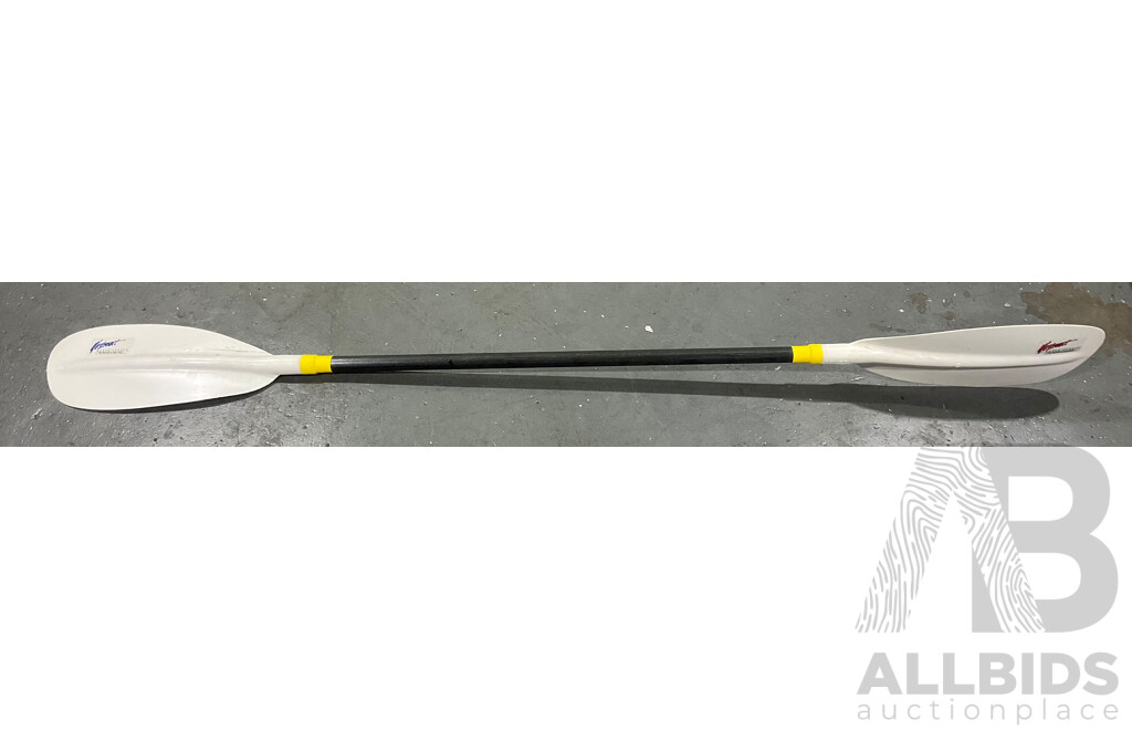 B-LINE Fibreglass Kayak & Paddle