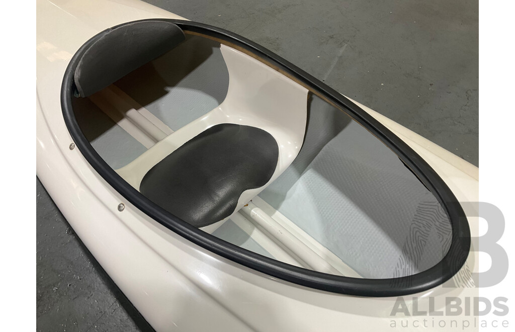 B-LINE Fibreglass Kayak & Paddle