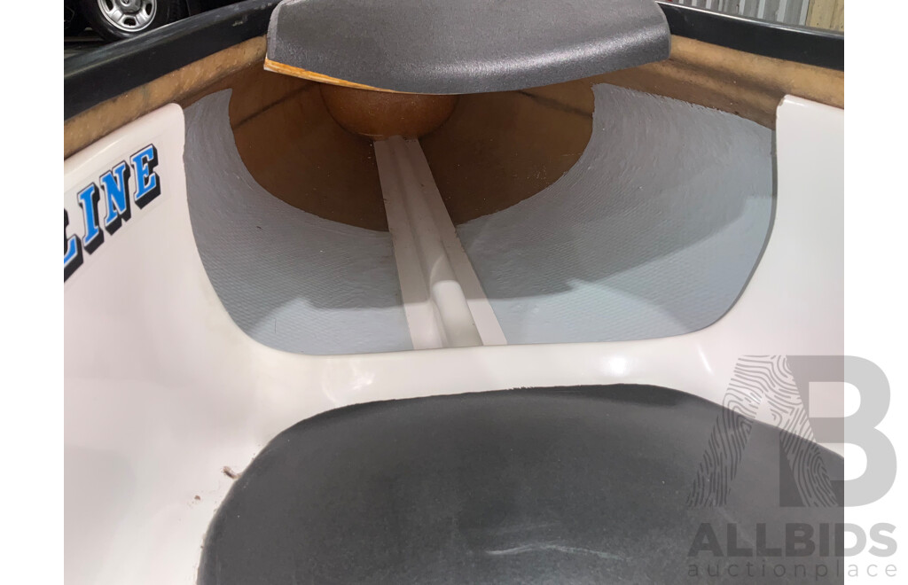 B-LINE Fibreglass Kayak & Paddle