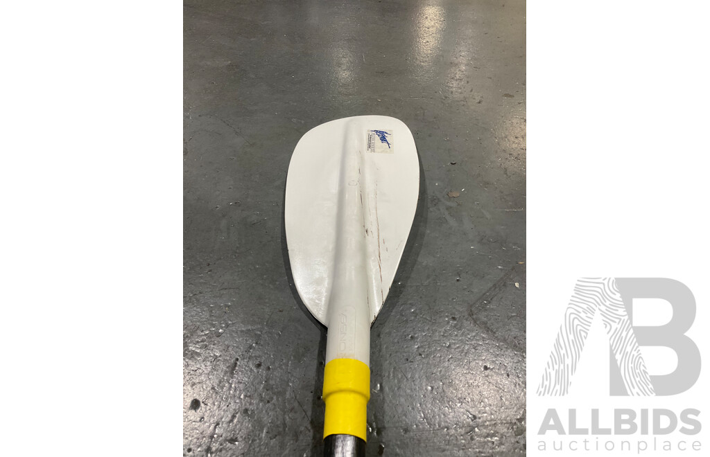 B-LINE Fibreglass Kayak & Paddle