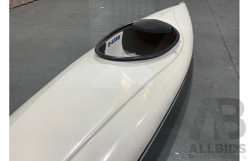 B-LINE Fibreglass Kayak & Paddle