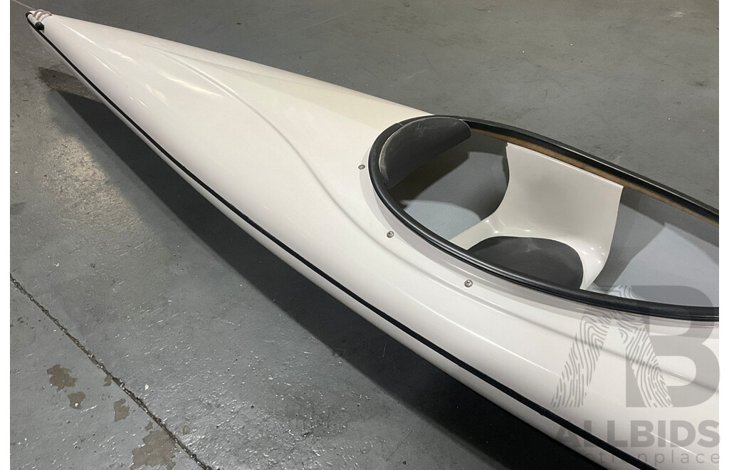 B-LINE Fibreglass Kayak & Paddle