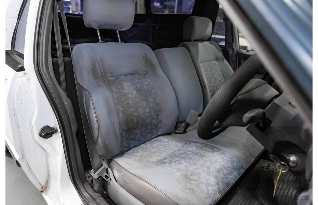 9/1998 Ford Falcon GLi Longreach Tradesman XHII Panel Van White 4.0L