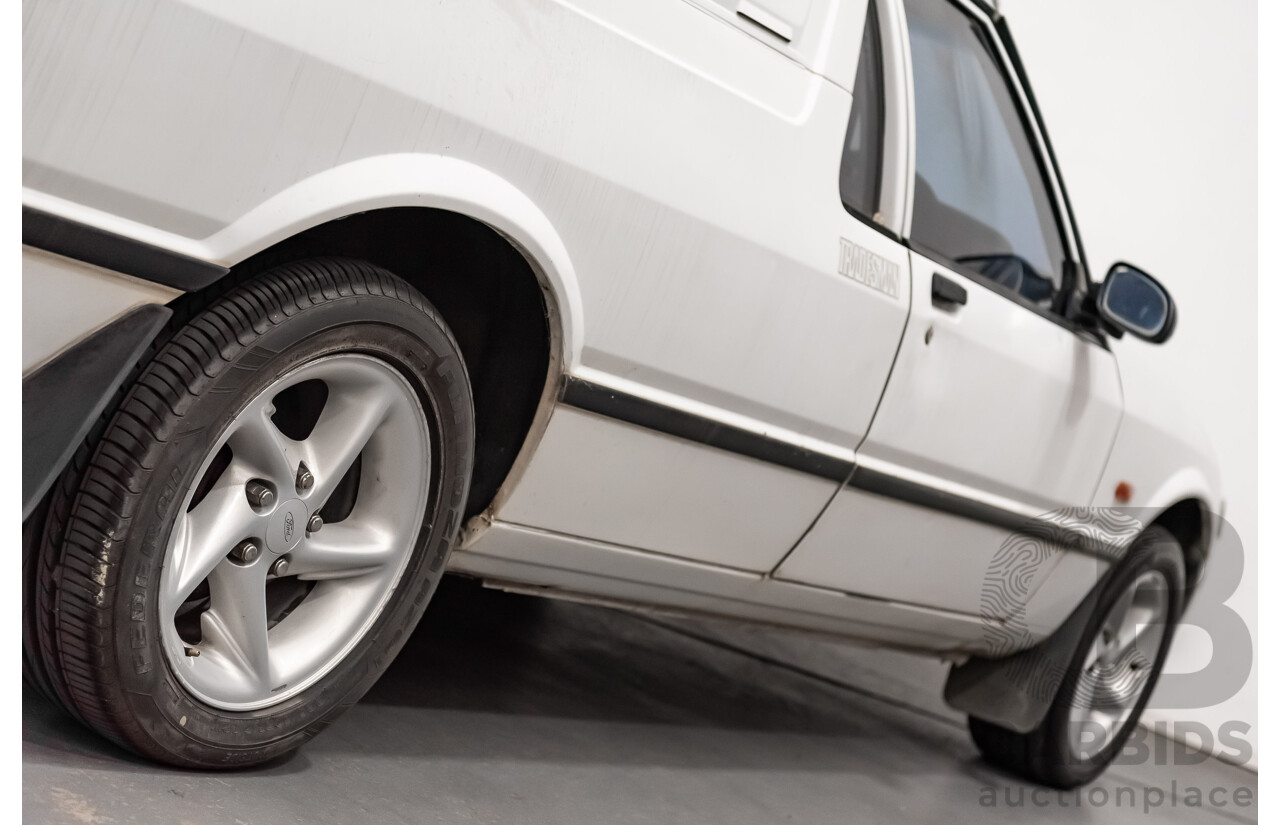 9/1998 Ford Falcon GLi Longreach Tradesman XHII Panel Van White 4.0L