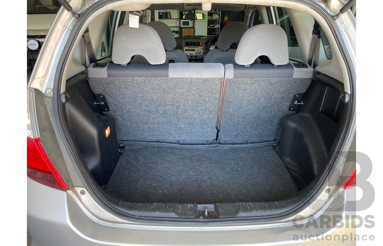 7/2007 Honda Jazz GLi MY06 5d Hatchback Silver 1.3L