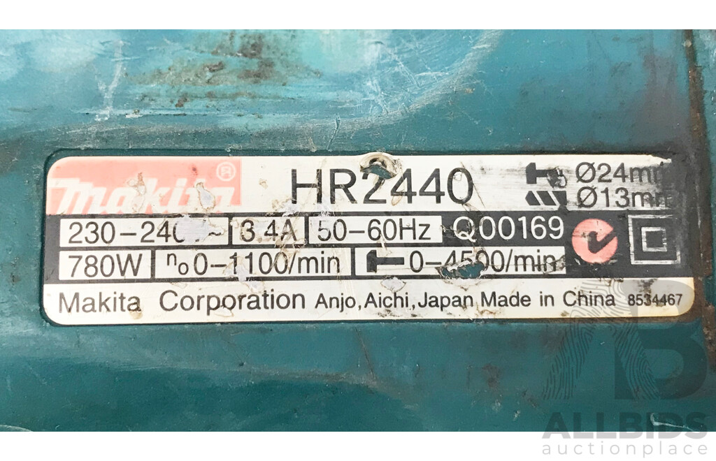 Makita (HR2440) Corded Rotary Hammer