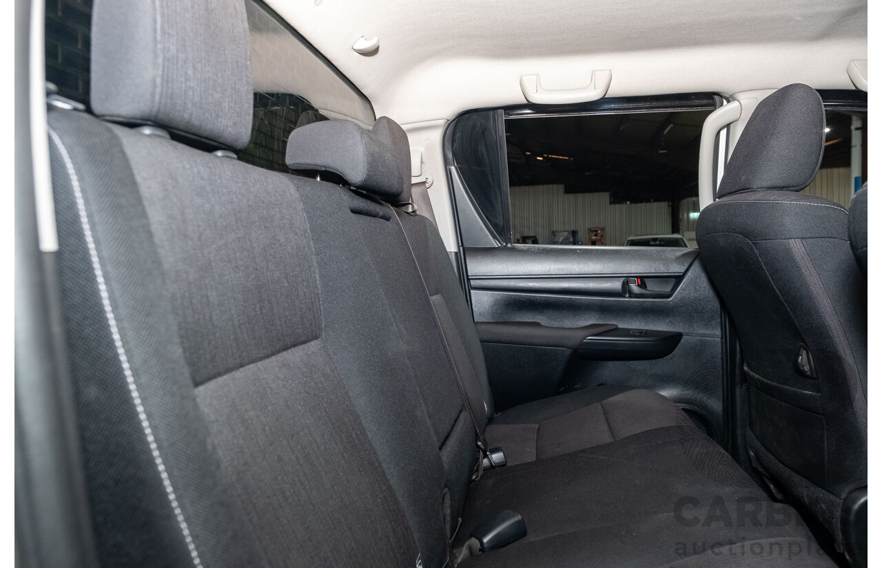 03/2019 Toyota Hilux SR (4x4) GUN126R MY19 4d Dual Cab White Turbo Diesel 2.8L