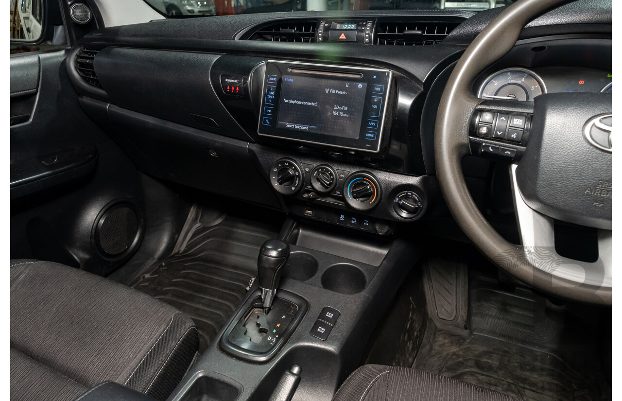 03/2019 Toyota Hilux SR (4x4) GUN126R MY19 4d Dual Cab White Turbo Diesel 2.8L
